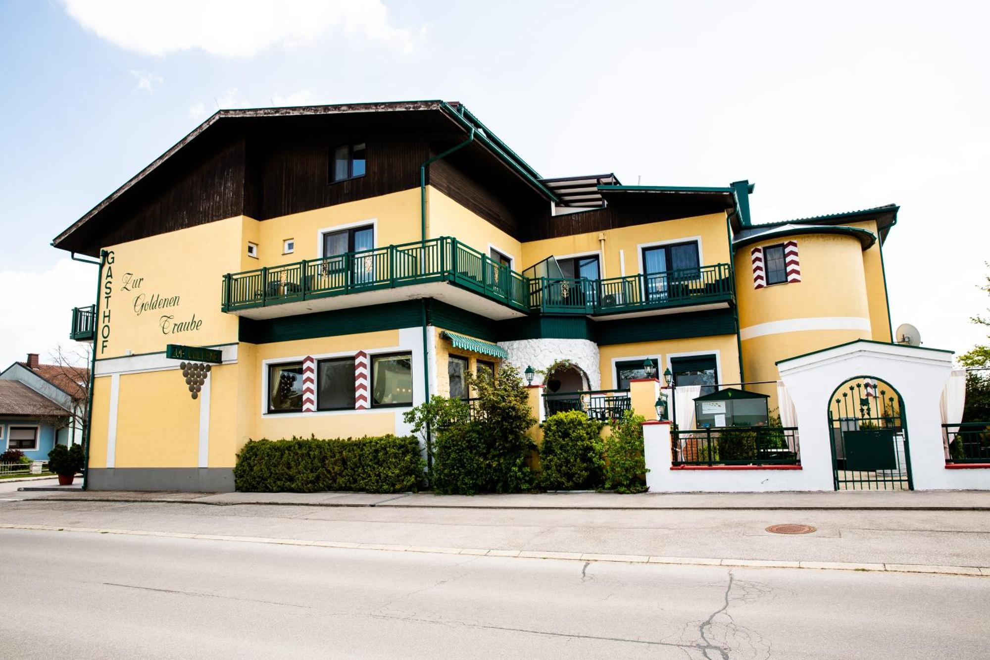 Landgasthof Zur Goldenen Traube Podersdorf am See Ngoại thất bức ảnh
